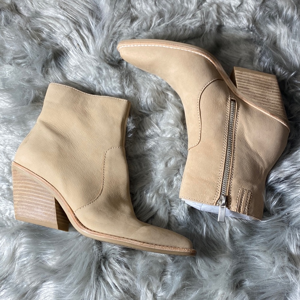 Volli - Dolce Vita Size 6.5 Color Tan Leather Pointed Toe Ankle Boot